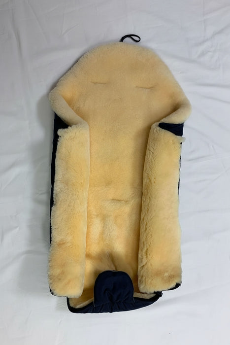 🌟 Der perfekte Begleiter für dein Baby – Unser Lammfell Fußsack für Kinderwagen!