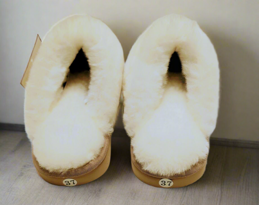 Lammfell-Hausschuhe
