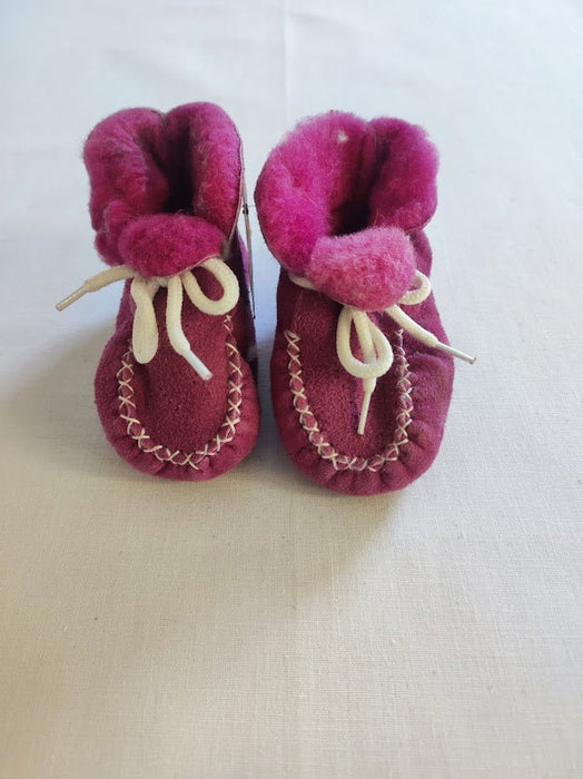 Baby-Fellschuhe Sweetheart versch. Farben - Schafland-Stock